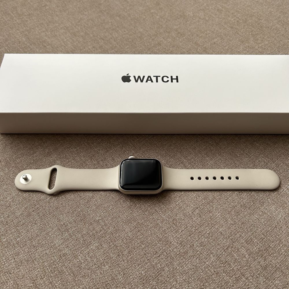 Часы Apple Watch SE (40 мм)