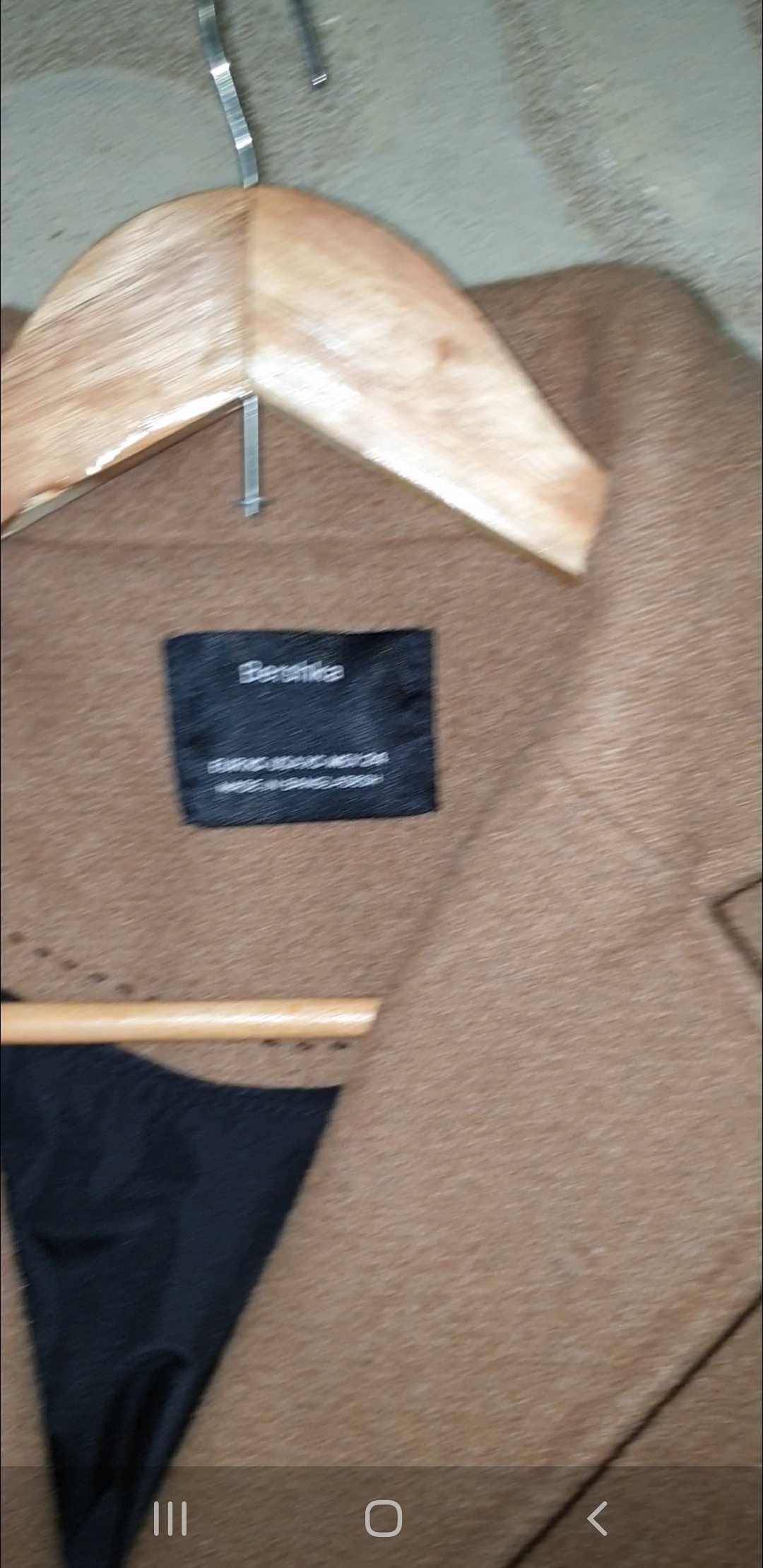 Bershka женское пальто размер xs