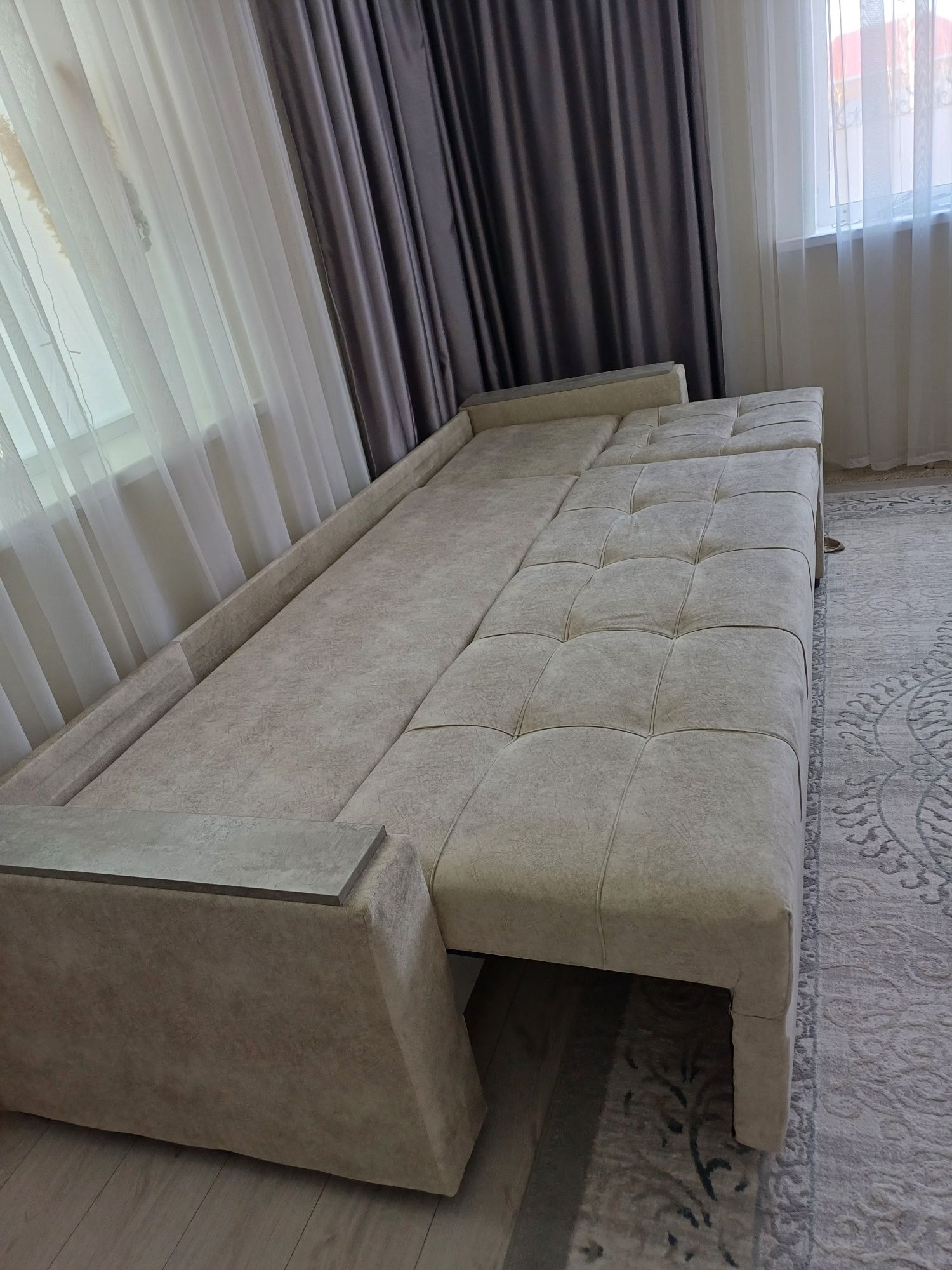 Продам диван новый три метра угол выдвегается