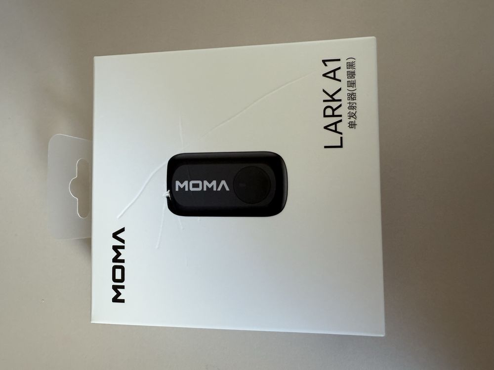 Петличка Moma Lark A1
