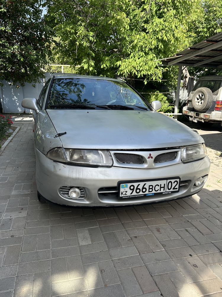 mitsubishi carisma 1,8