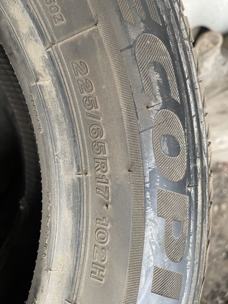 Продам шины на 17R
