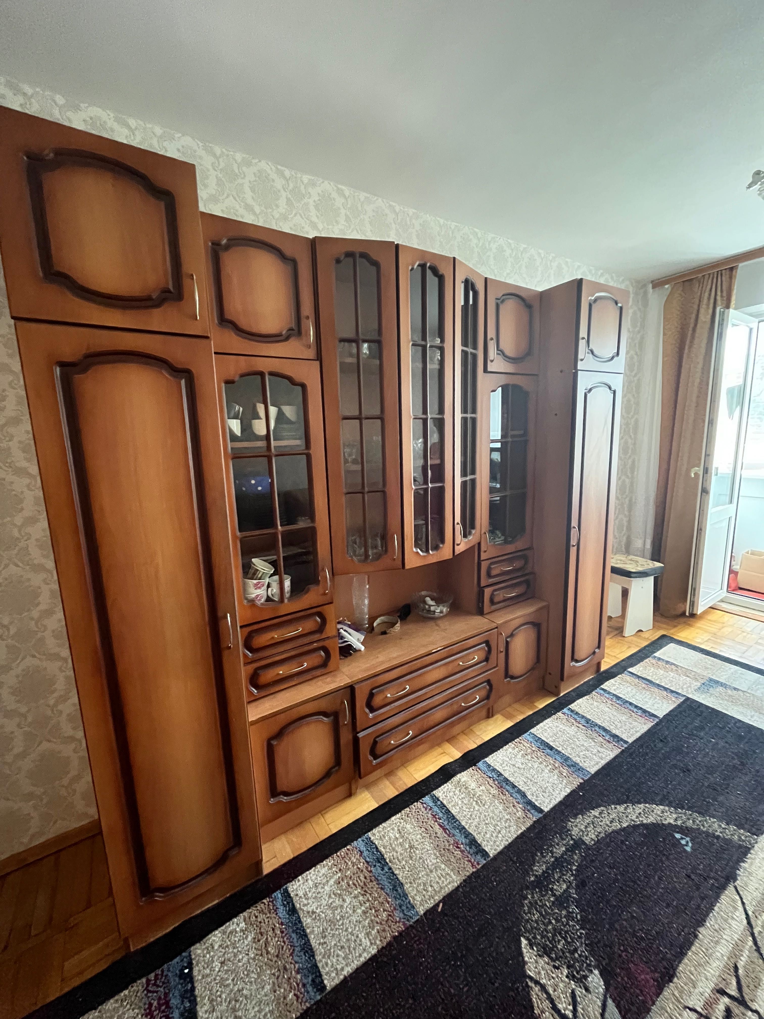 Продам за символическую сумму мебель