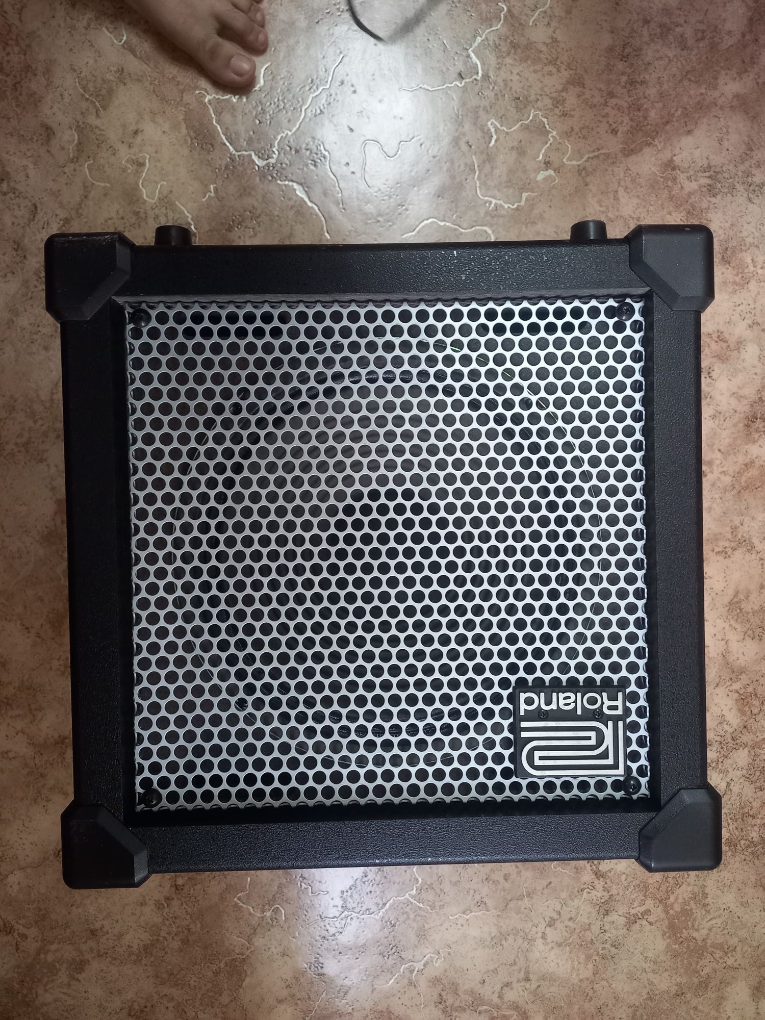 Комбоусилитель ROLAND CUBE 40 XL cosm