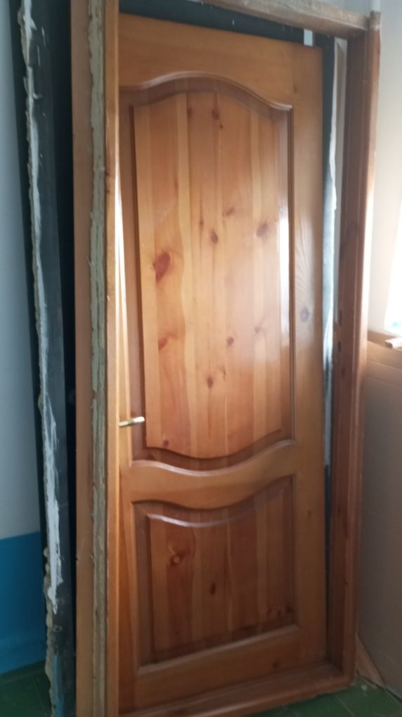 **Продаю двери **