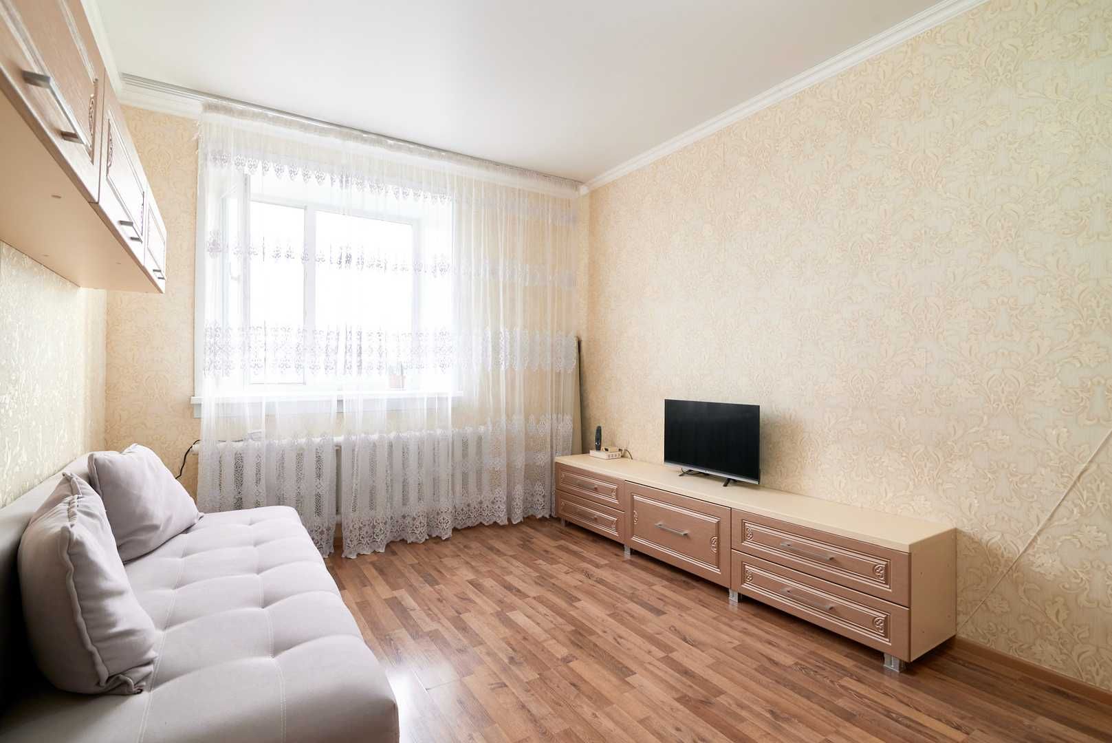 В продаже 2 ком студия в центре левого берега
