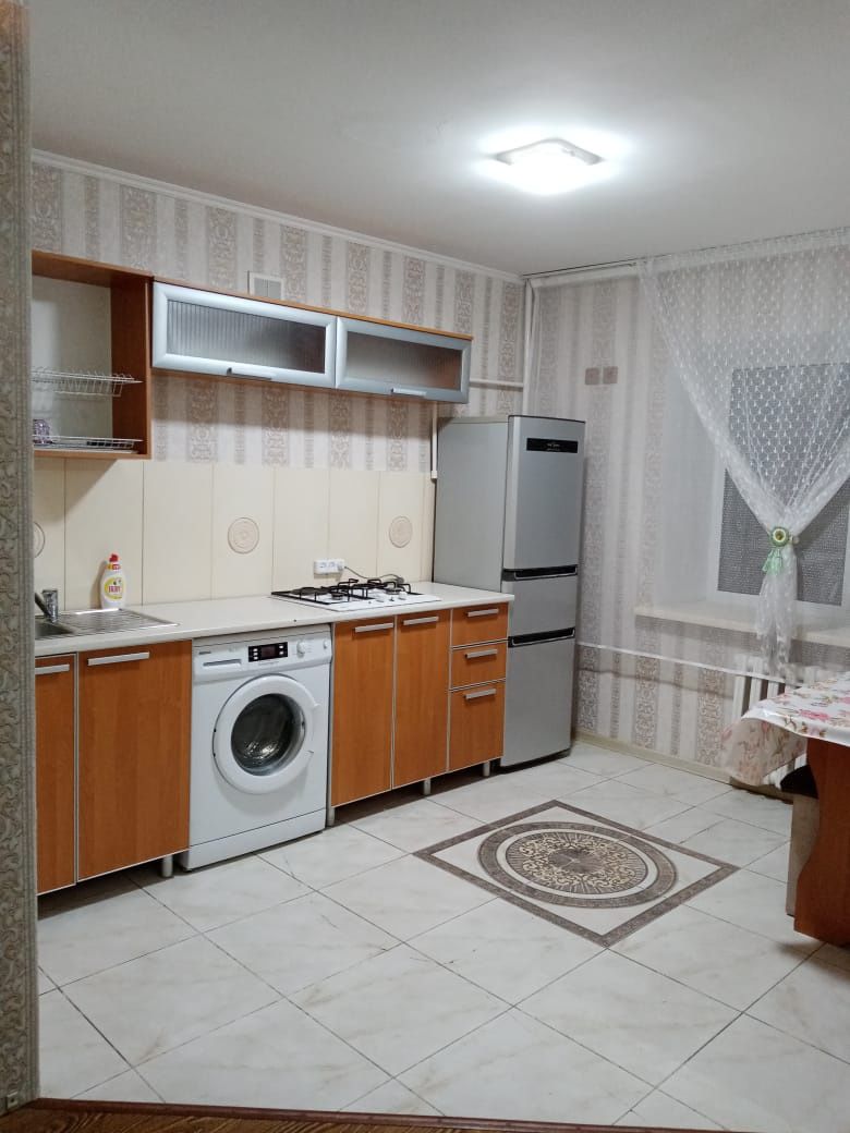 1 комнатную в центре с интернетом, посуточно , по часам