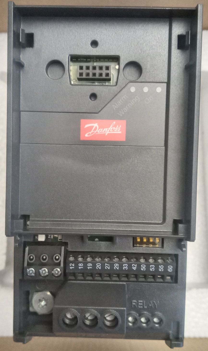 Преобразователь частоты 0,75 кВт 3ф 380-480В DANFOSS 132F0018 VLT MICR