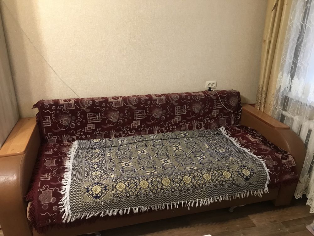 Продам диван хороший