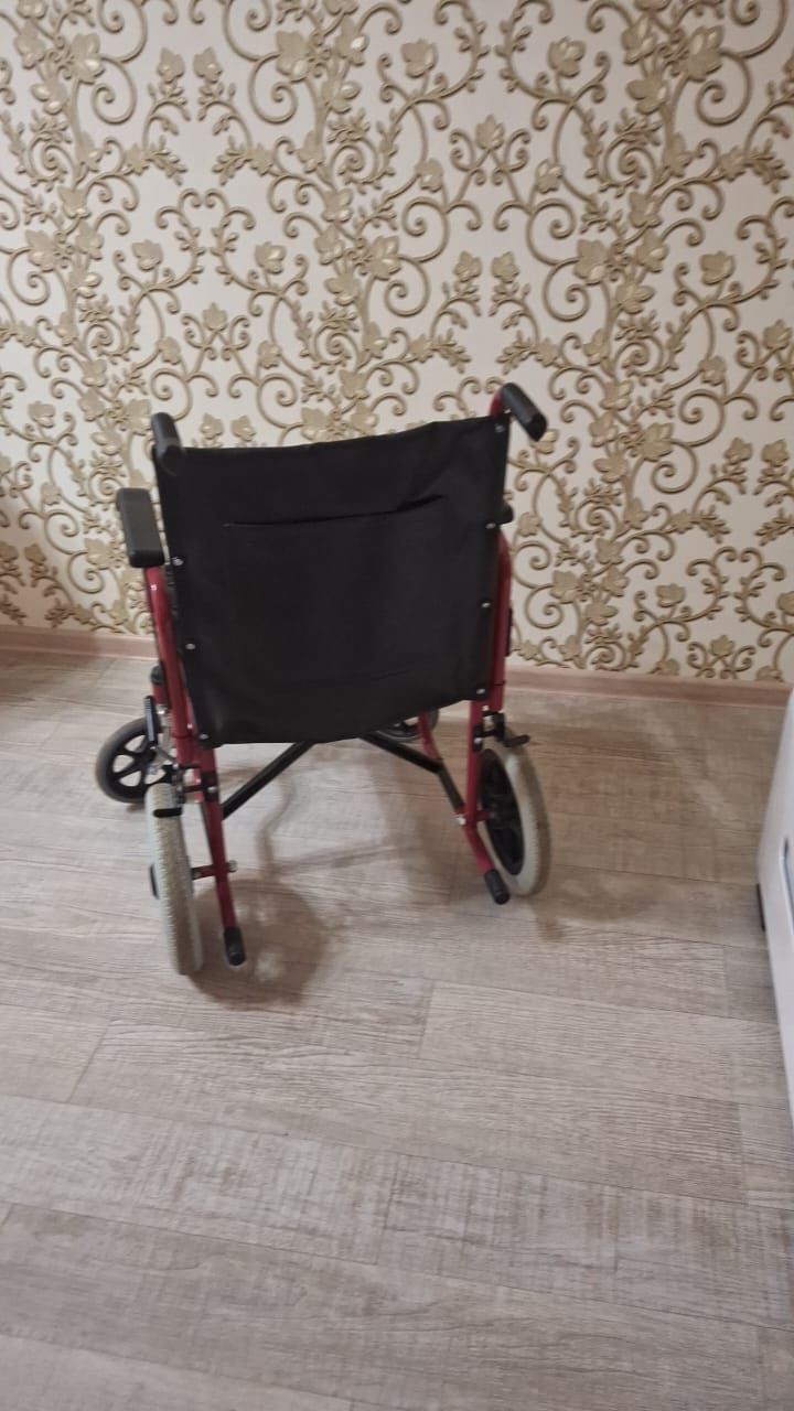 Коляска инвалидная