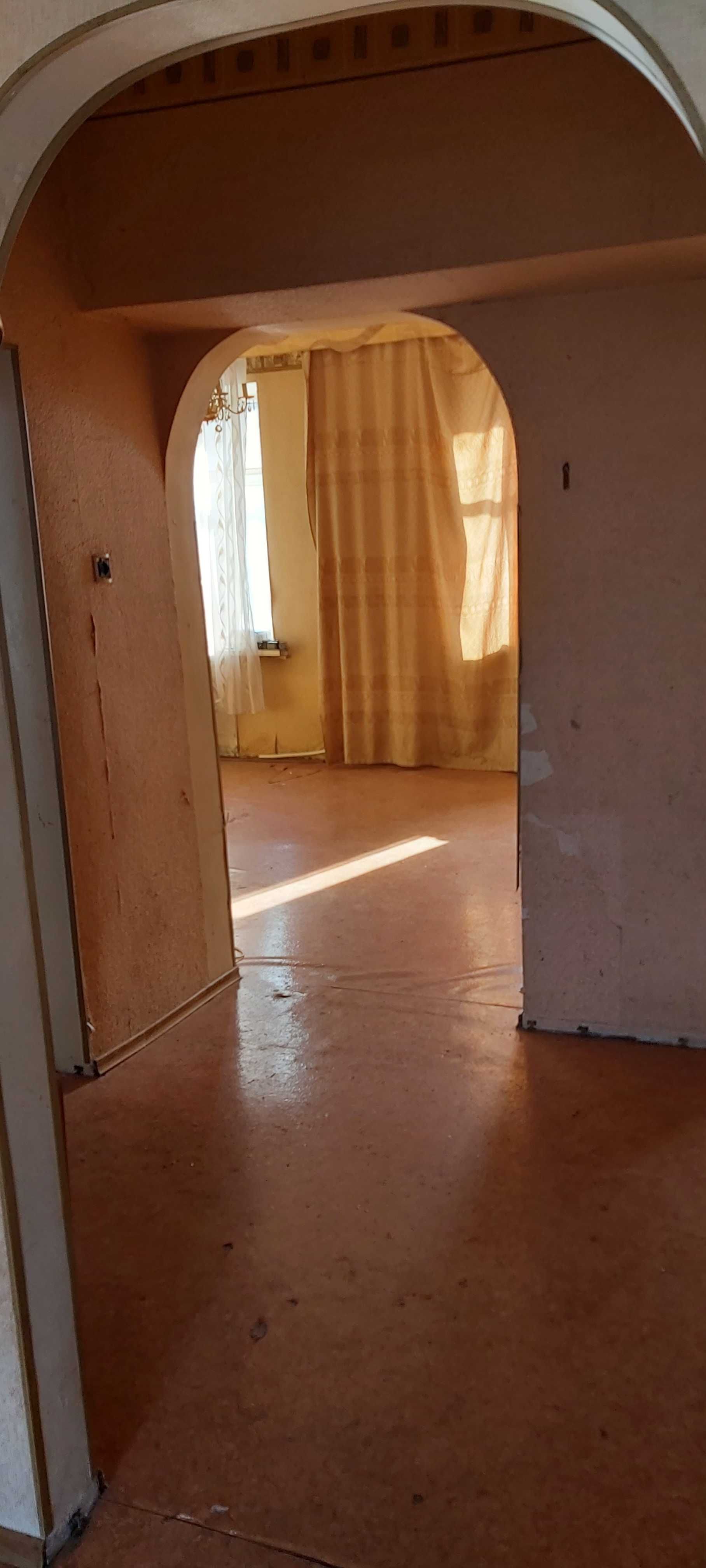 Продам 2-х комн. нестандартной планировки 62 кв.м высокие потолки