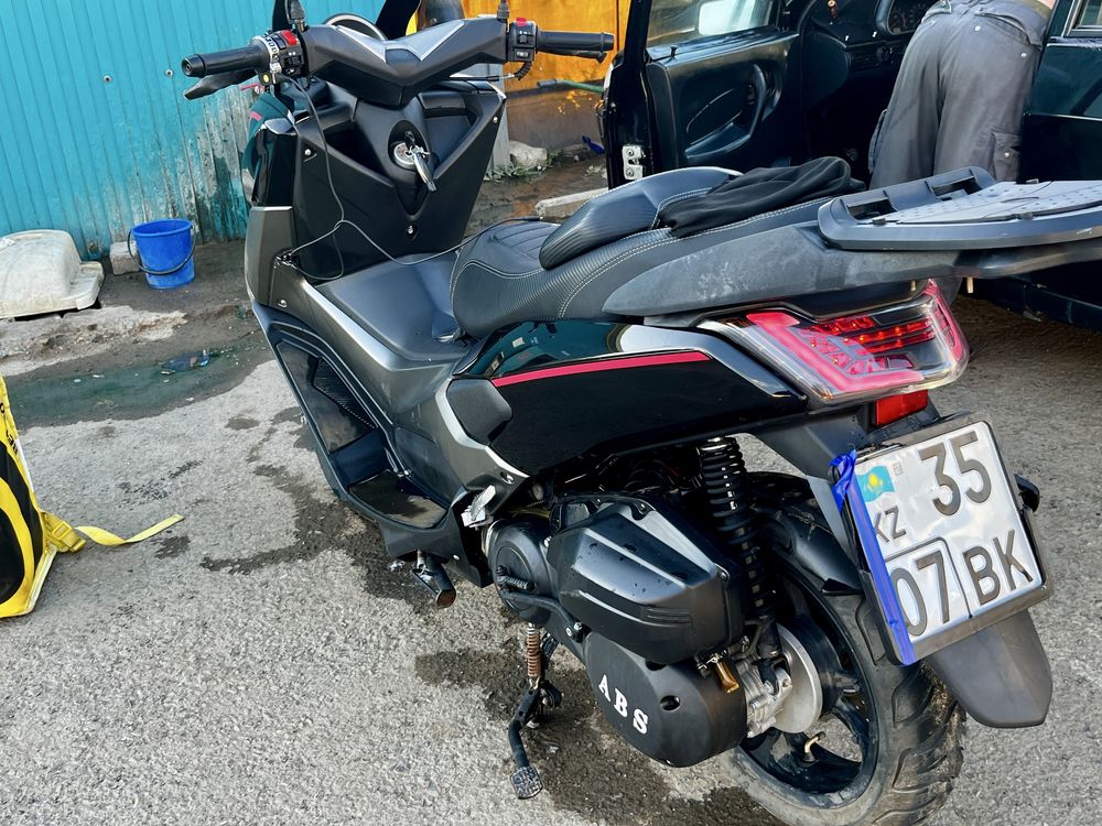 Мопед скутер N Max 200cc кубов