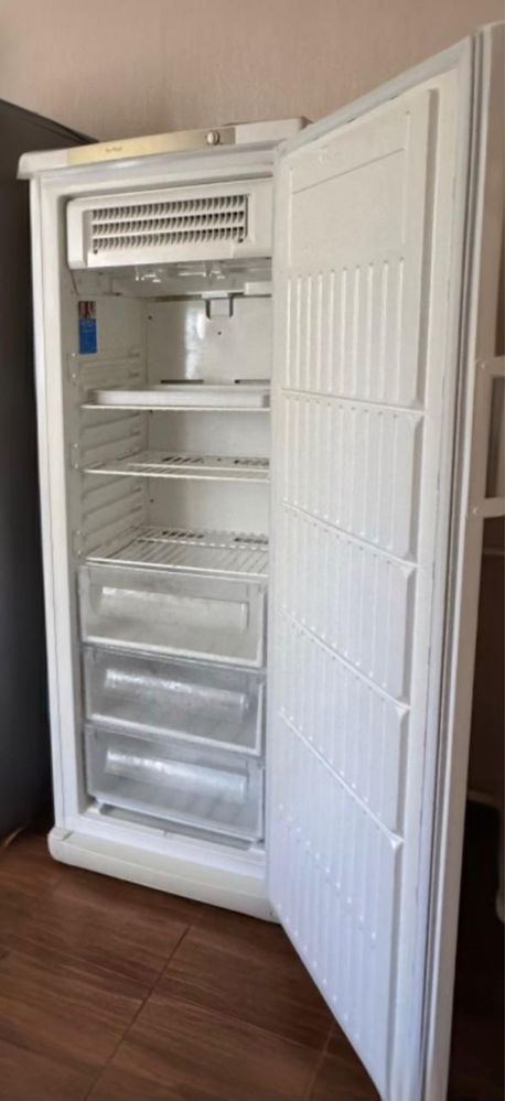 Морозильник Indesit
