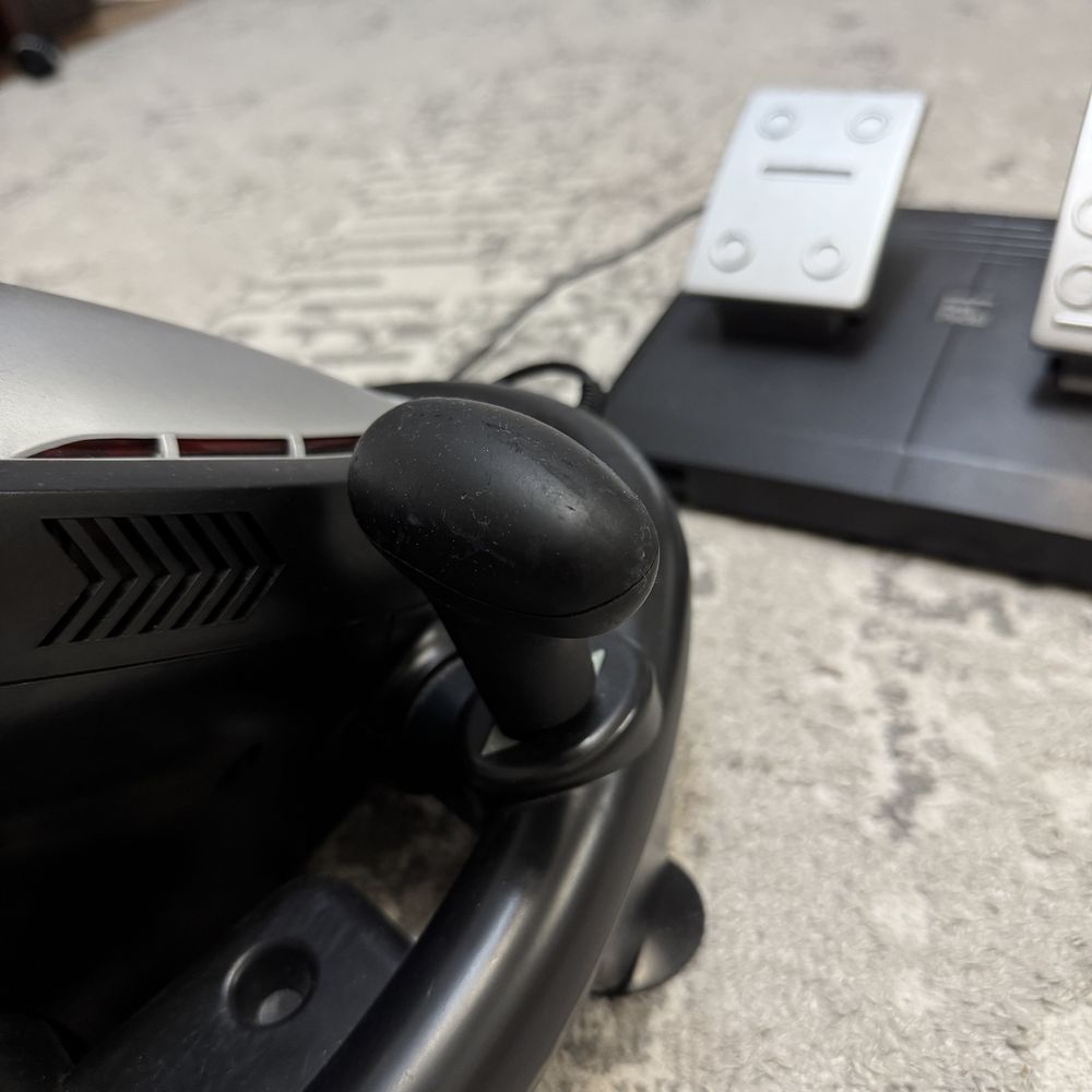 Продам игровой руль SVEN GS-W800