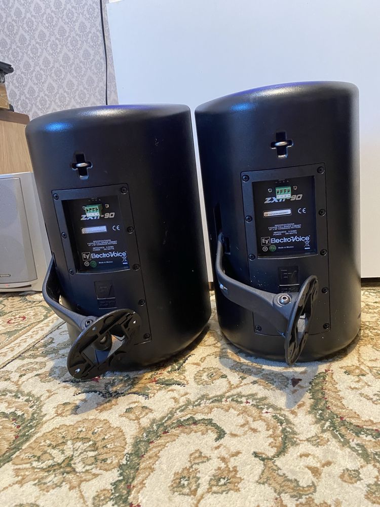 Electro Voice Zx1i-90, с кранштейном 2 штук