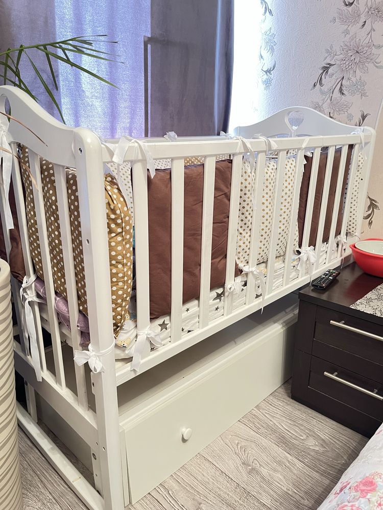 Продам детскую кроватку
