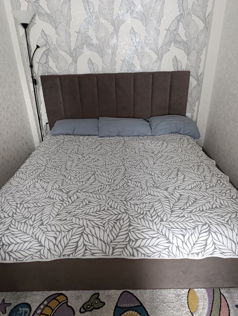 Кровать 2х спальная 180/200м