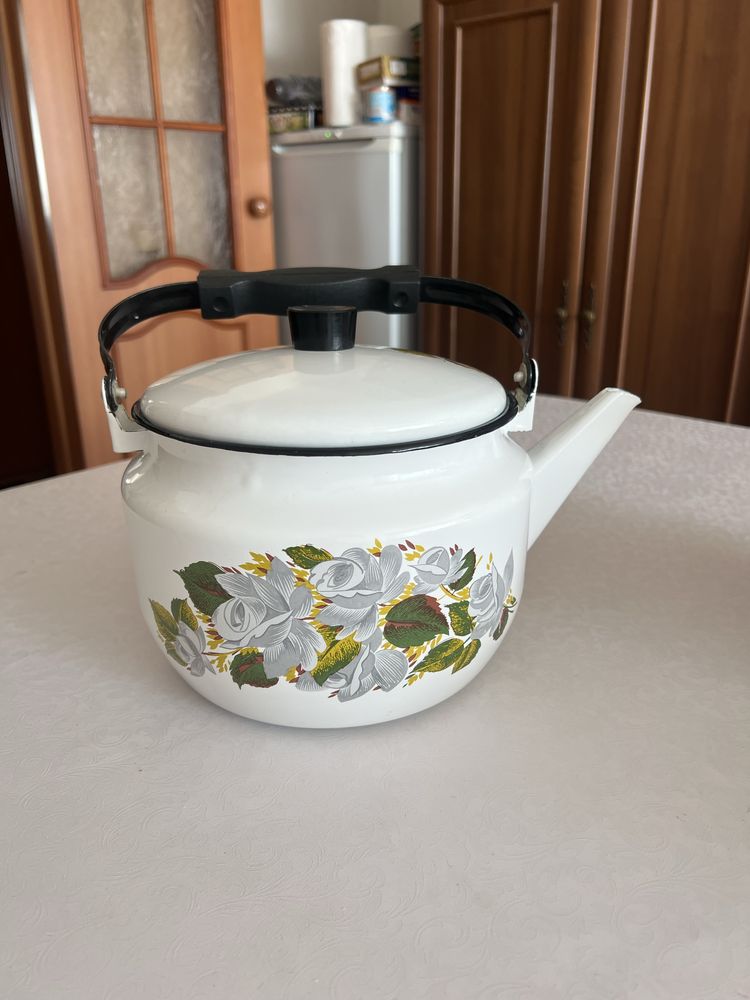 Чайники эмалированные