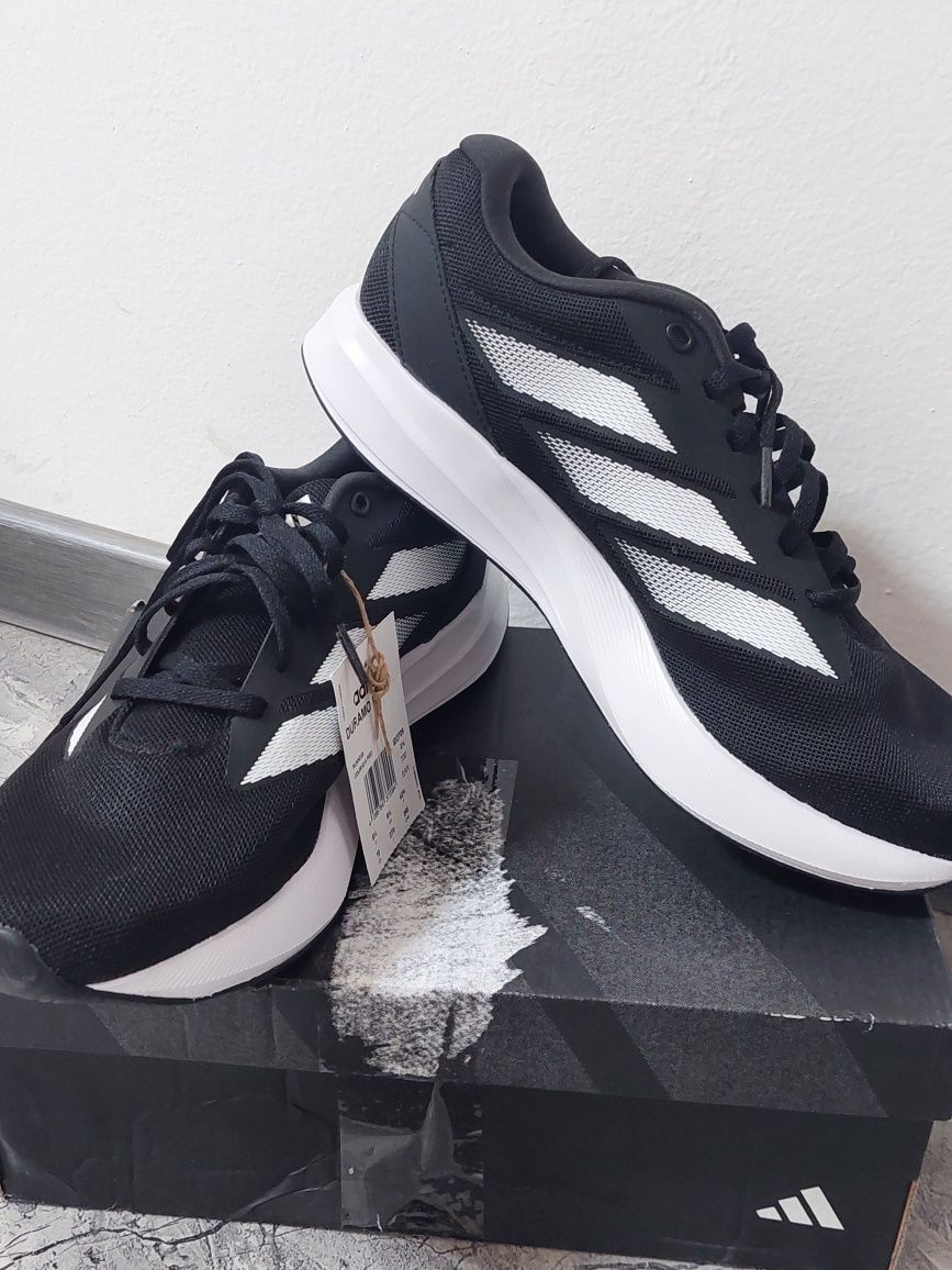 Новые кроссовки Adidas Duramo RC W — 41 размер (RU)
Цена: 32 000 ₸

Пр