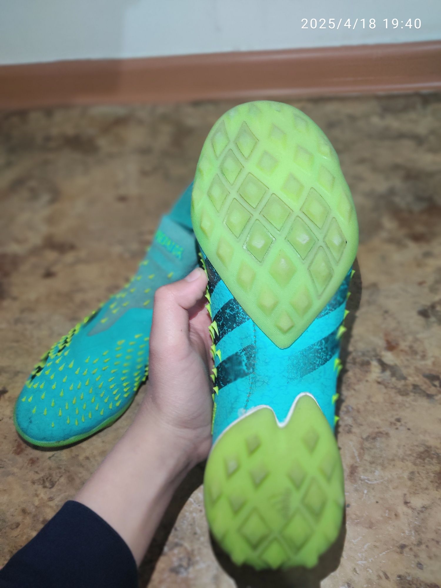 Сороконожки adidas Predator размер 37-38