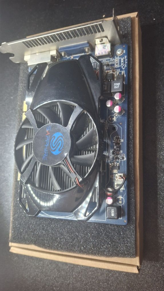 Видео карта HD 6670 1gb
