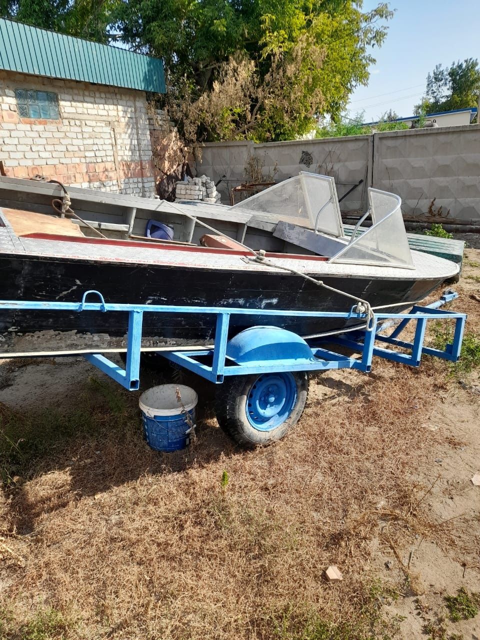 Продам лодку южанка 2