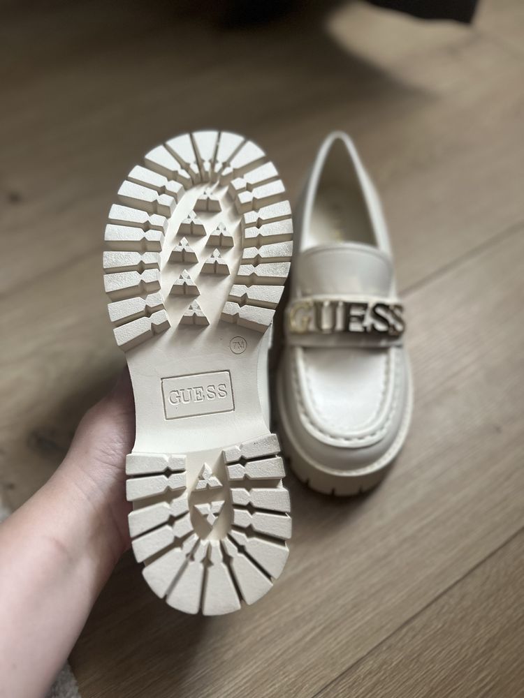 Новые Лоферы guess. Оригинал.
