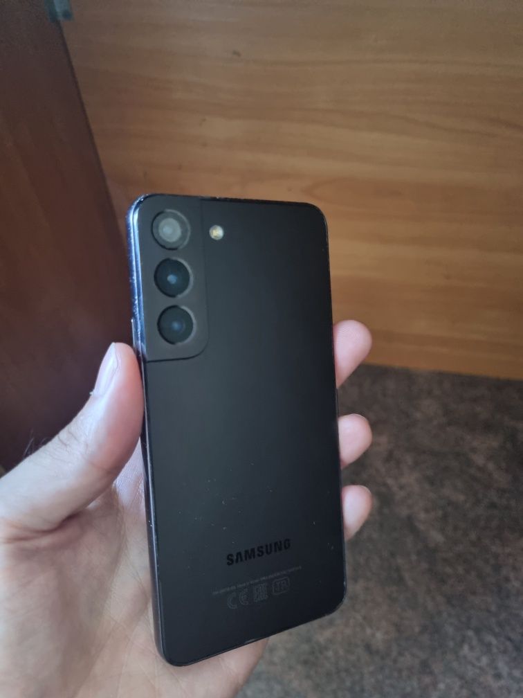 Продам s22 в хорошем состоянии