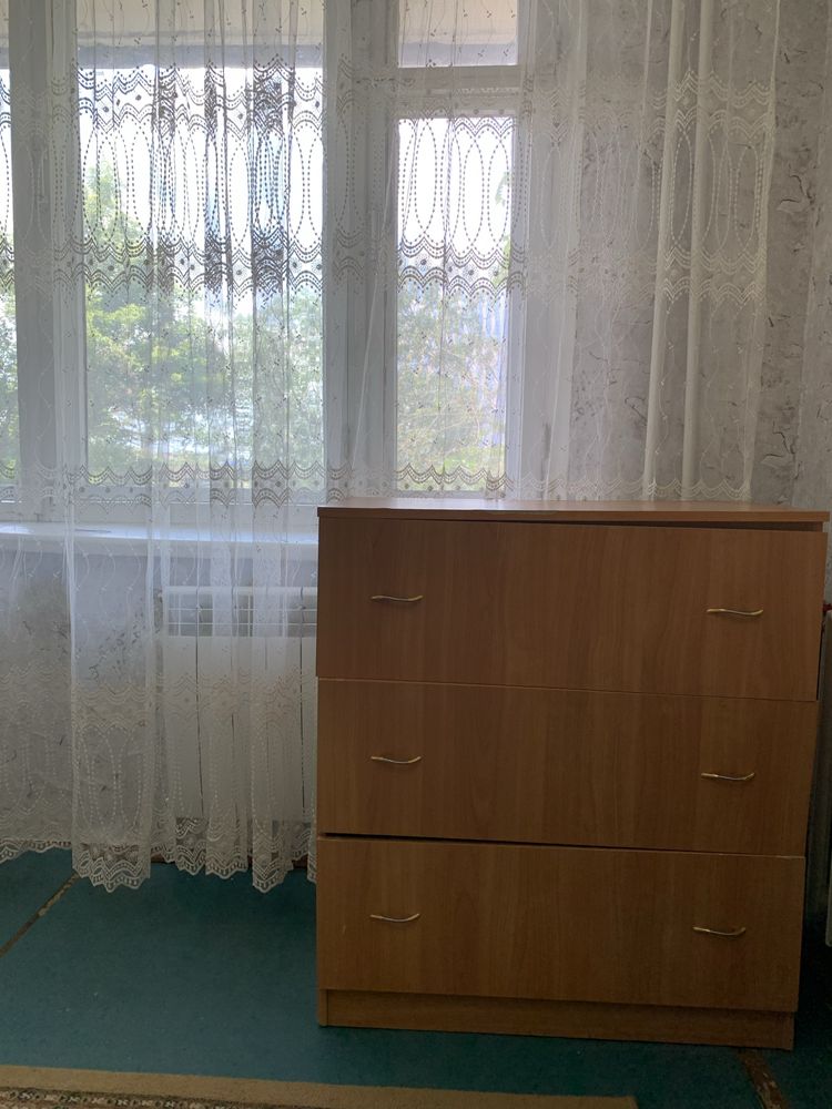 Комод б/у, имеется 3 ящика