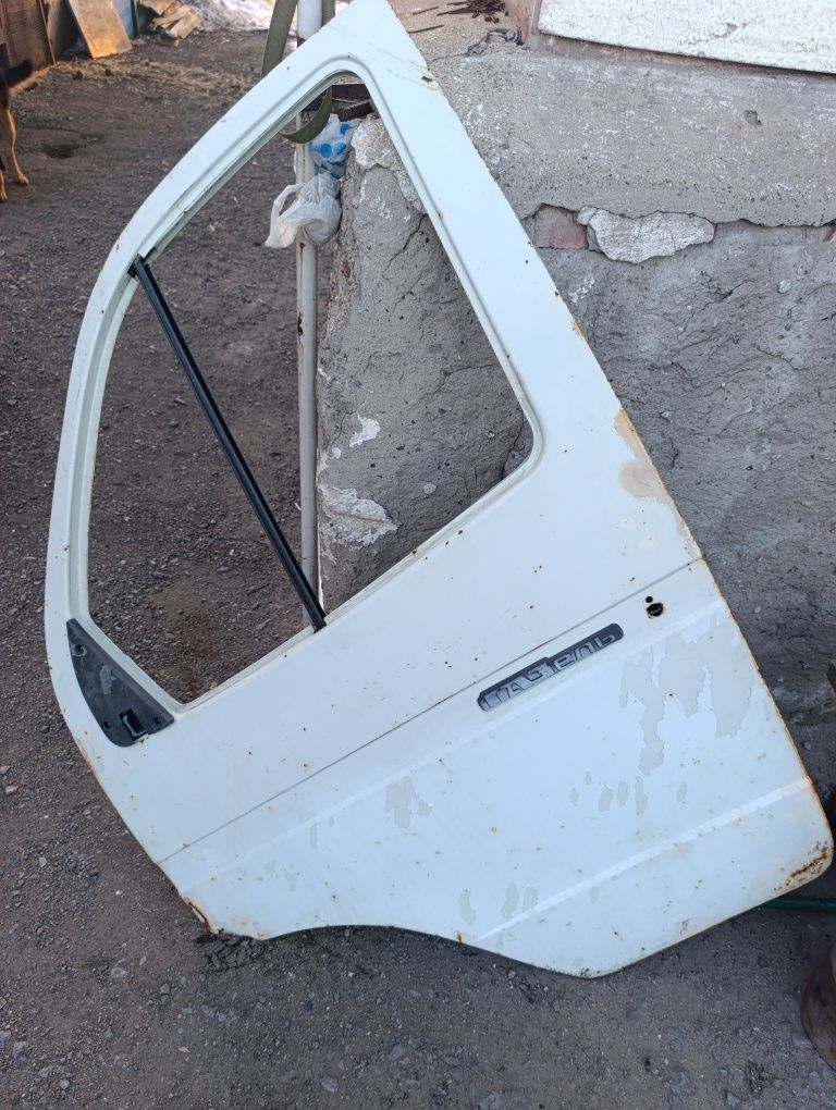 Продам двери на газель
