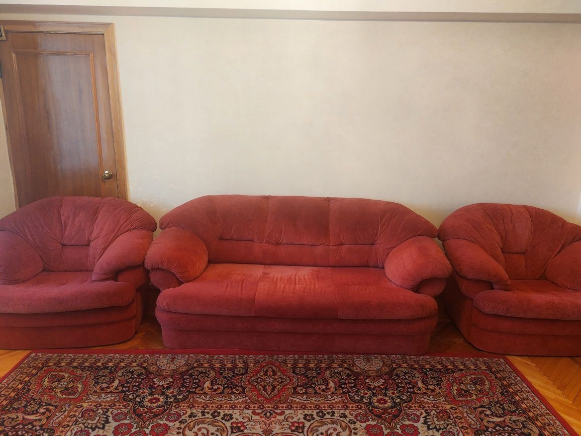 Продам мягкую мебель(диван+2 кресла) пр.-во Россия