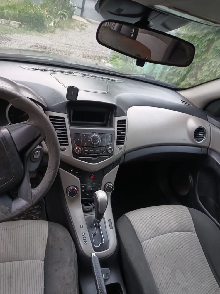 Продам Chevrolet Cruze