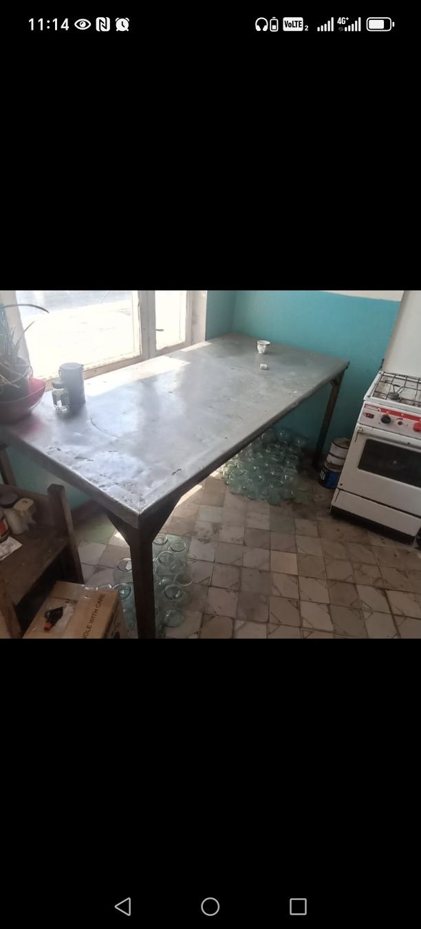 Продаётся железный стол